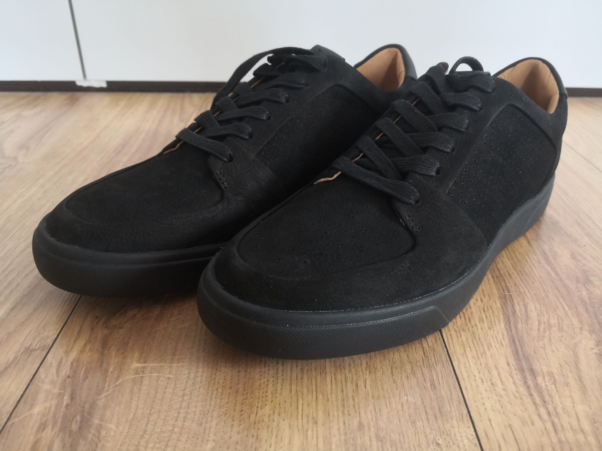 Nowe męskie buty Gino Rossi r. 43