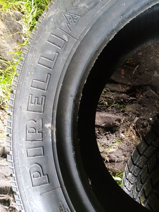 Opony zimowe 225/55/16 Pirelli