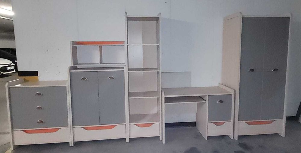 Sprzedam komplet mebli