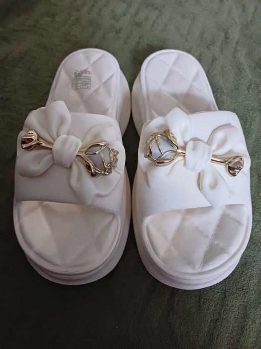 Продам класні шльопки!