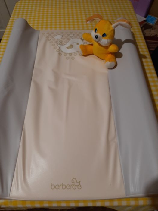 Новий пеленальний столик