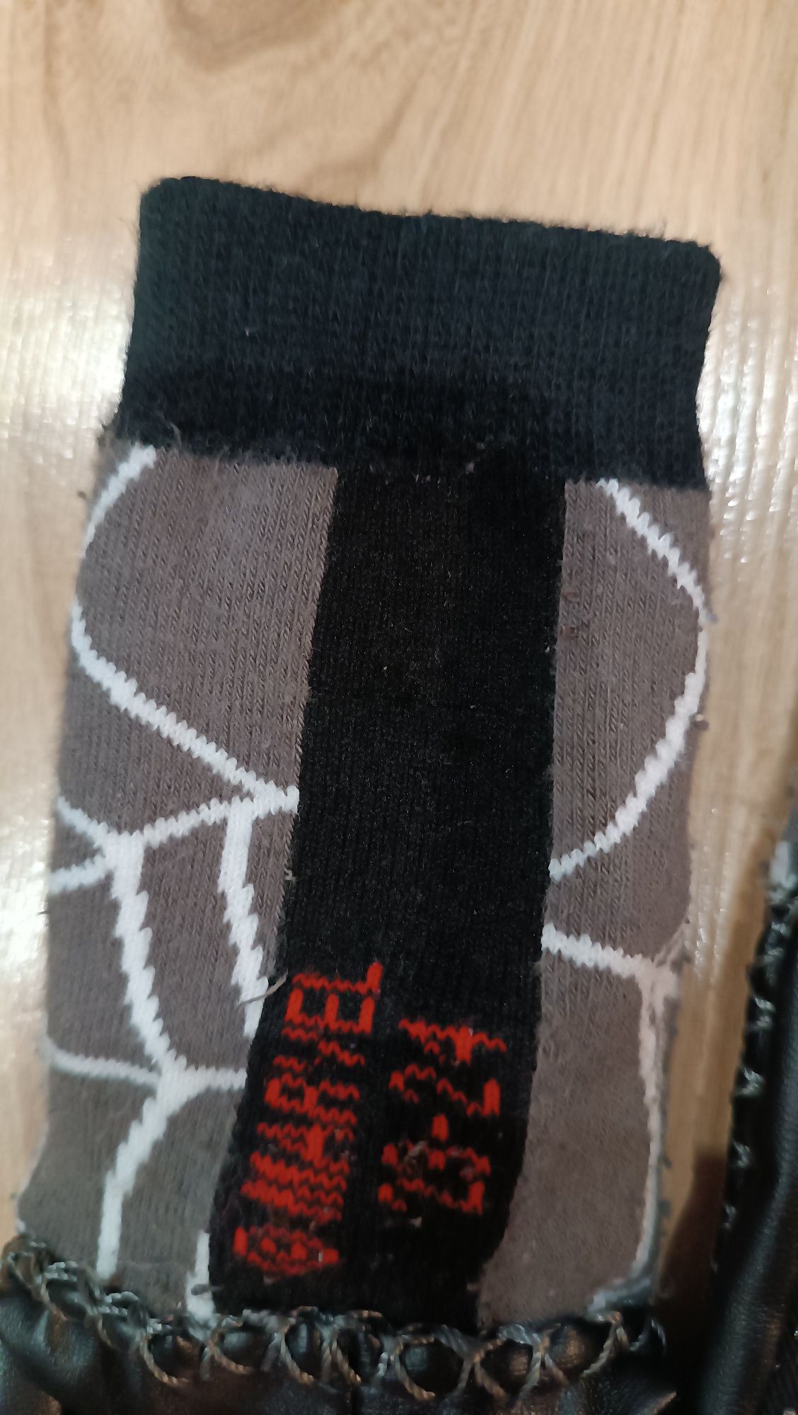 Skarpeto-kapcie Spiderman dla chłopca r. 23/24