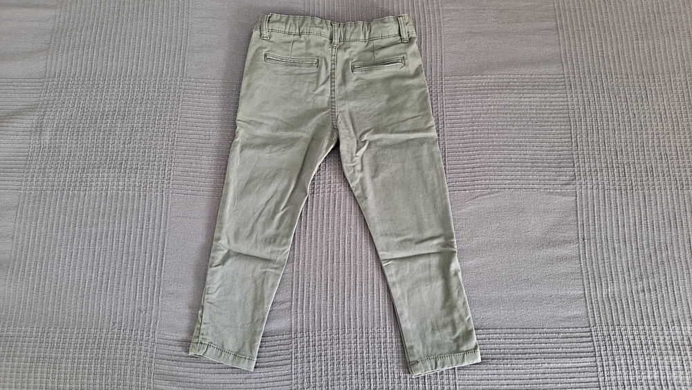 Calça chino cinzento esverdeado com bolso faca e elástico na cintura