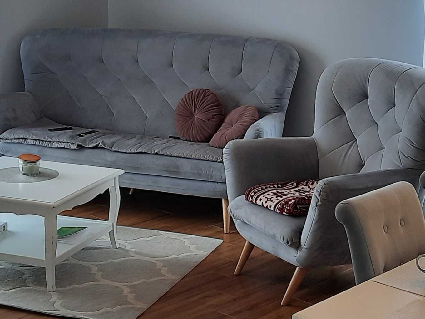 Sofa pikowana szara