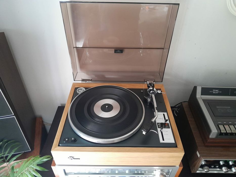 Gira Discos Sansui SR-2050C