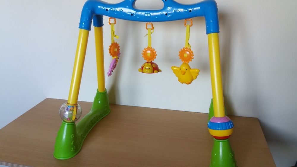 Ginásio baby Clementoni