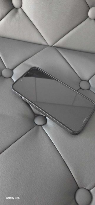 iPhone 14 à venda em excelente estado, inclui capa e película.