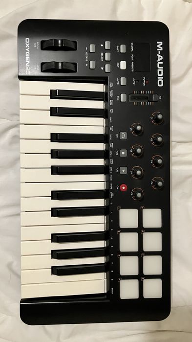 Teclado MIDI M-AUDIO Oxygen 25