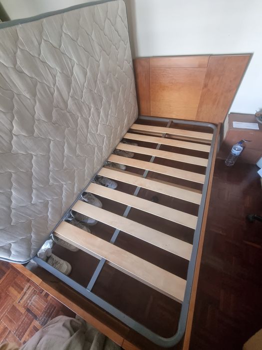 Cama solteiro (corpo e meio) com colchão incluido