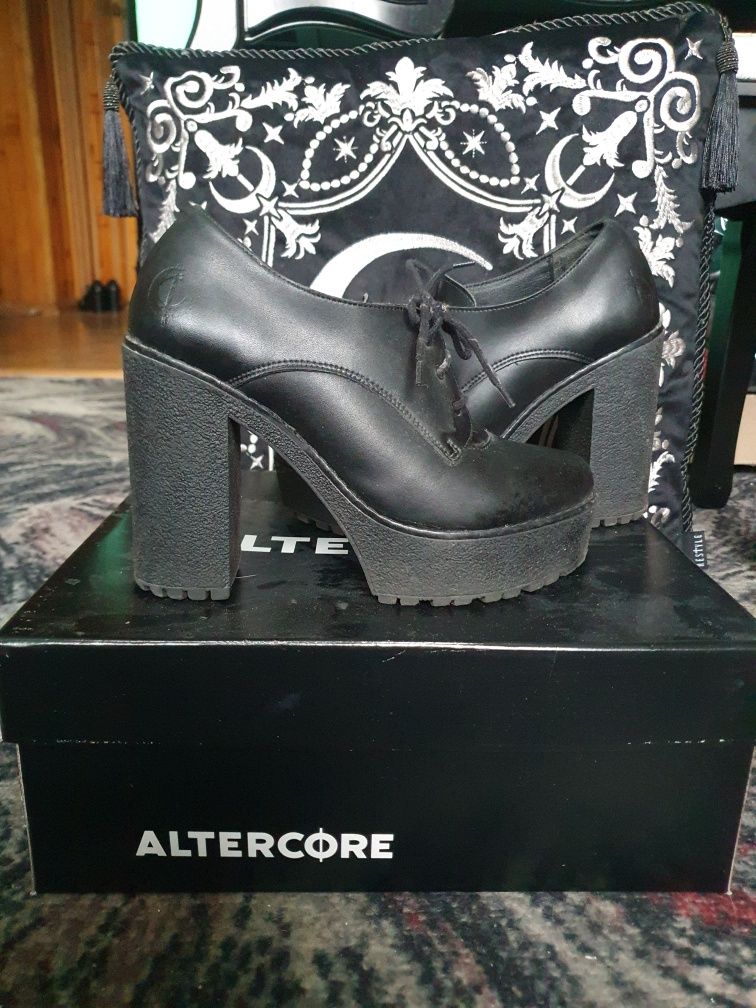 Gotyckie buty Altercore Trixie Vegan obcasy z platformą dark academia