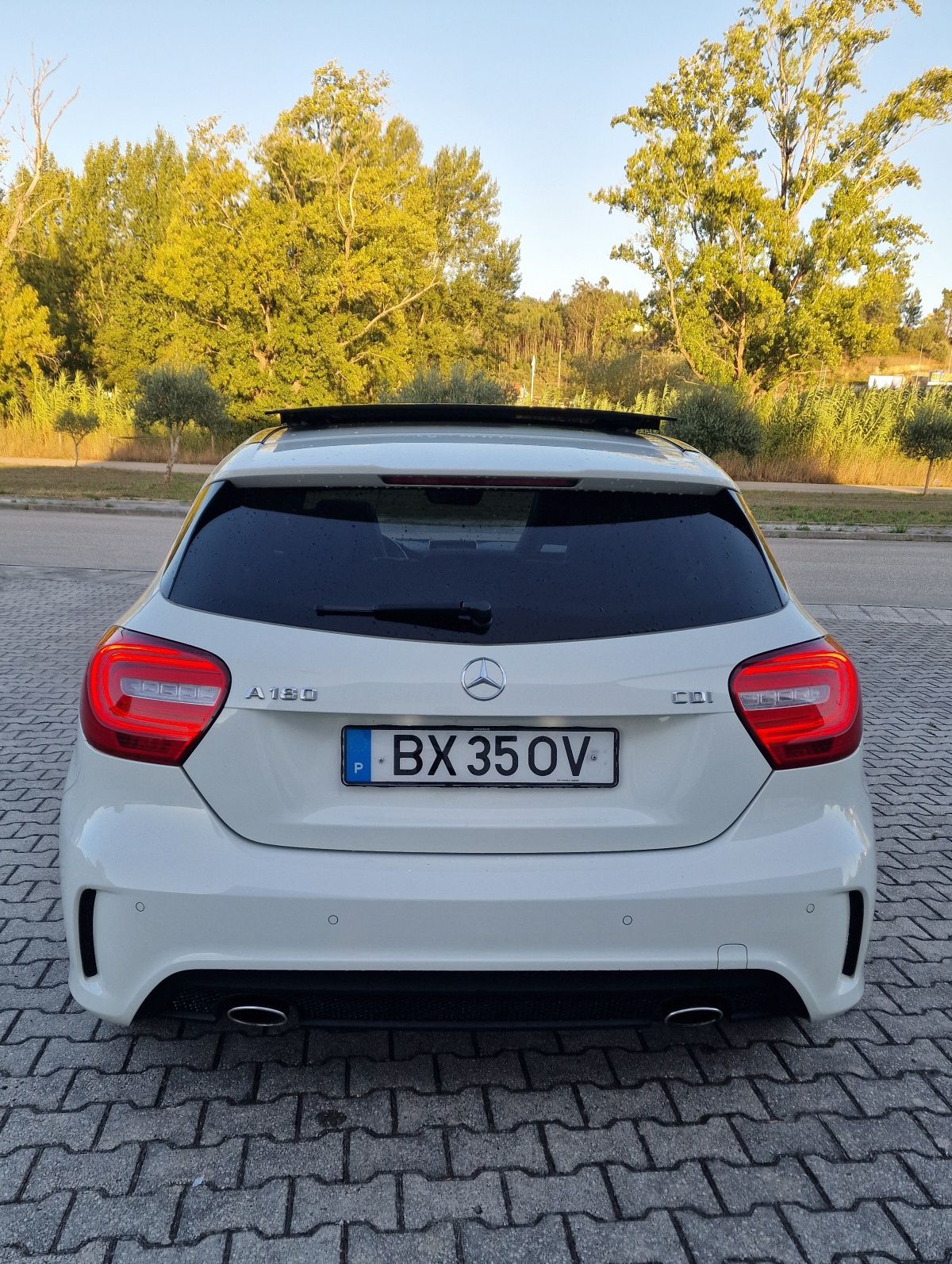 Mercedes-Benz A180cdi  AMG IMPECÁVEL