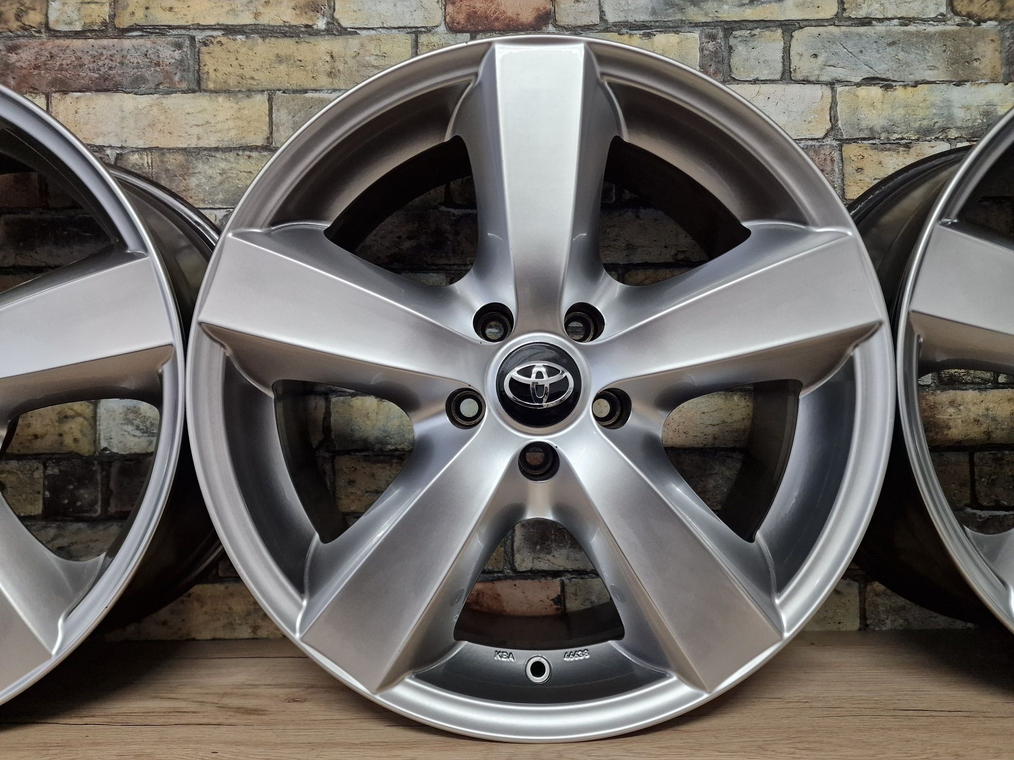 Felgi Aluminiowe 18' 5x114,3 TOYOTA C-HR bZ4X Mirai Prius RAV-4