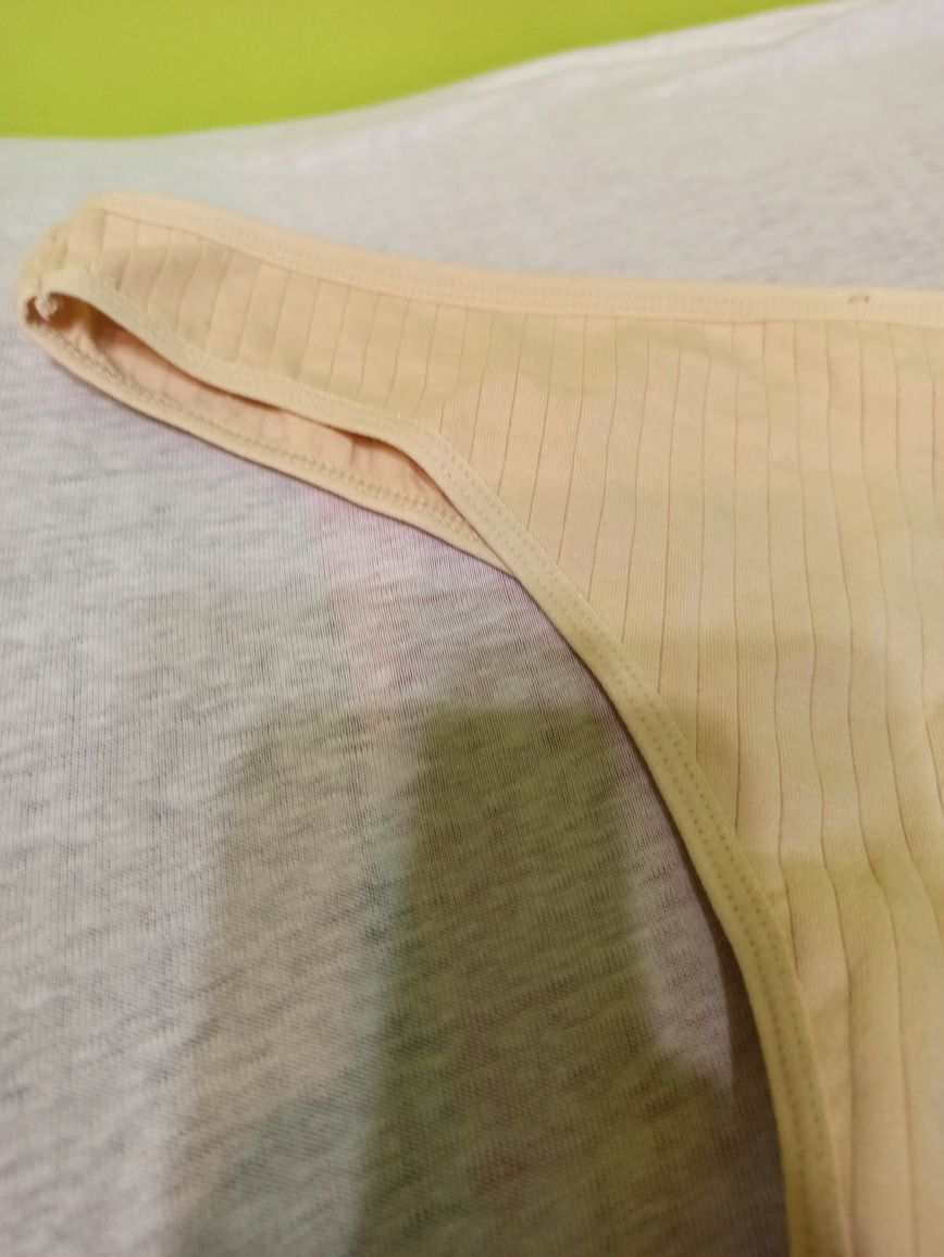 Stringi damskie cielieste