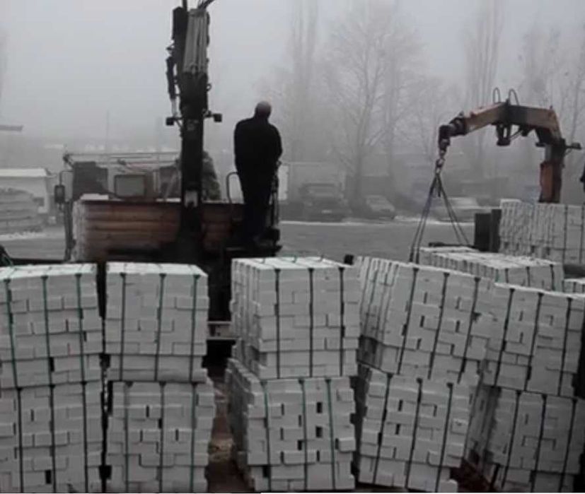 Кирпич белый полуторный производства Куряж