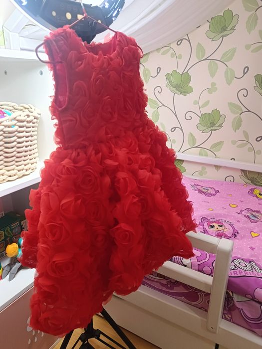 Сукня, плаття із троянд 92-98 розмір