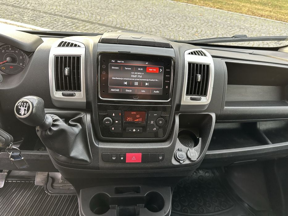 Wynajem Fiat Ducato 2.3 diesel Maxi 180 koni plandeka 9 palet.
