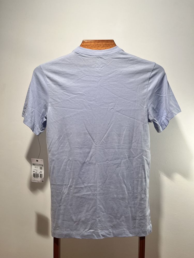 T-Shirt Azul Clara | The Nike Tee
