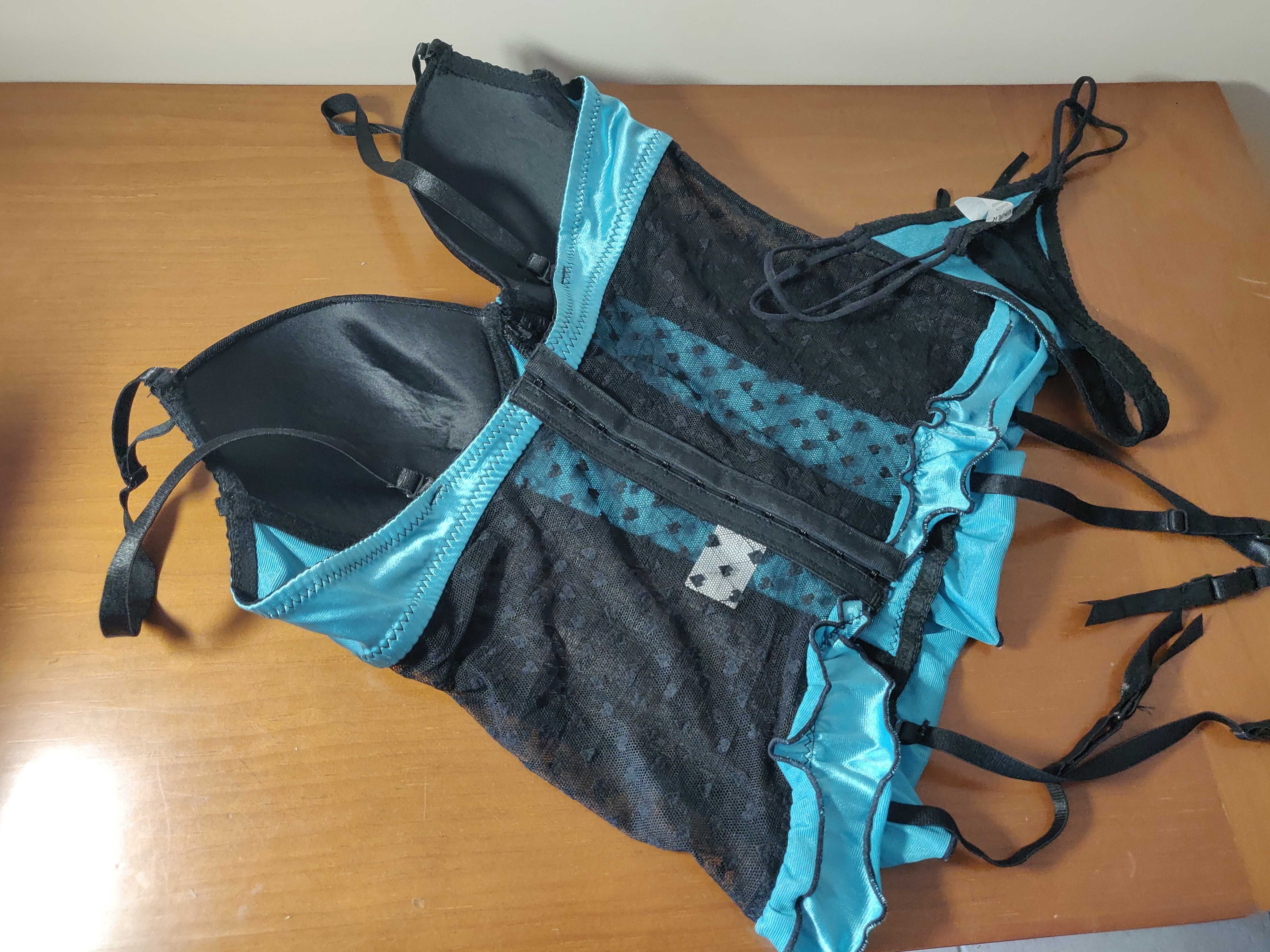 Lingerie: corset e tanga novos