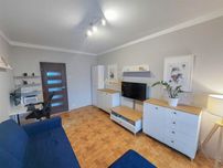 M2 pokoje, oddzielna kuchnia, balkon piwnica GOTOWE DO ZAMIESZKANIA