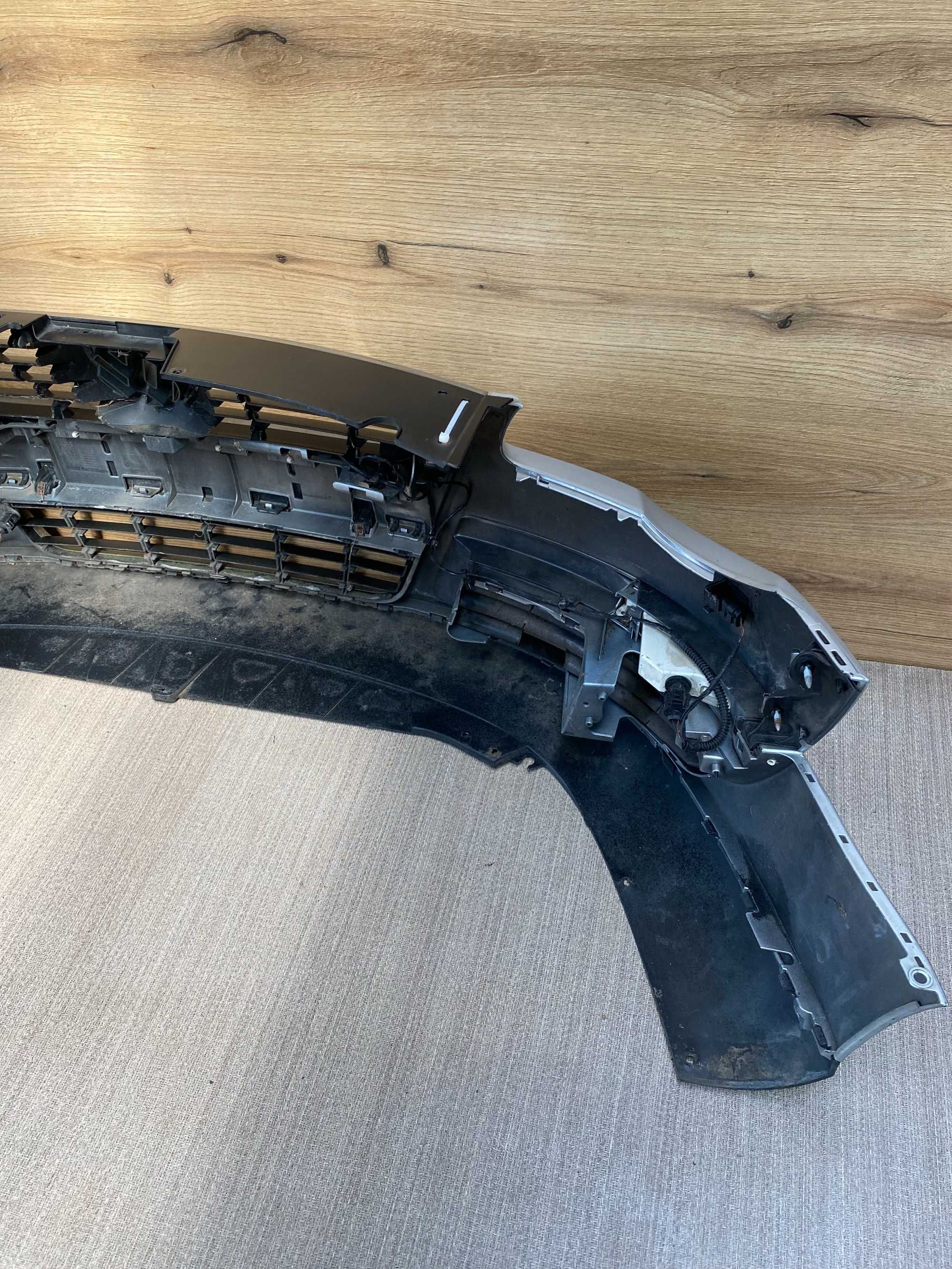 Zderzak przedni Volkswagen passat b6 kolor la7w 4xpdc