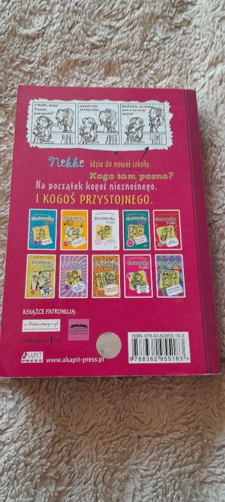 Dzienniki Niki, Nie tylko o szkole Rachel Renée Russell