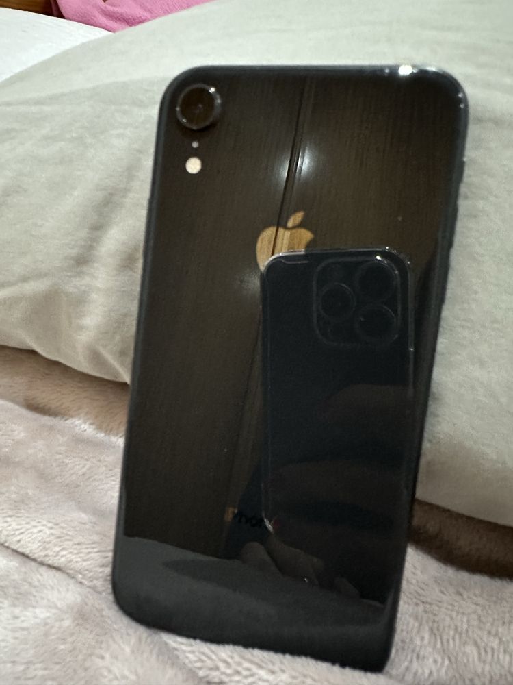iPhone XR 64gb preto