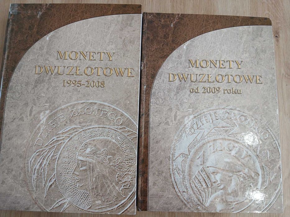 Zestaw dwóch albumów na monety 2 zł