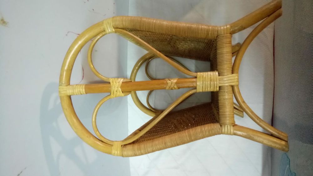 Gazetownik rattanowy