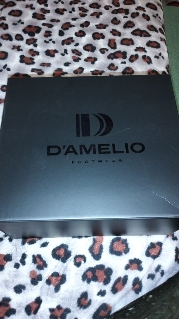 Продам новые кожаные сапоги от Damelio размер