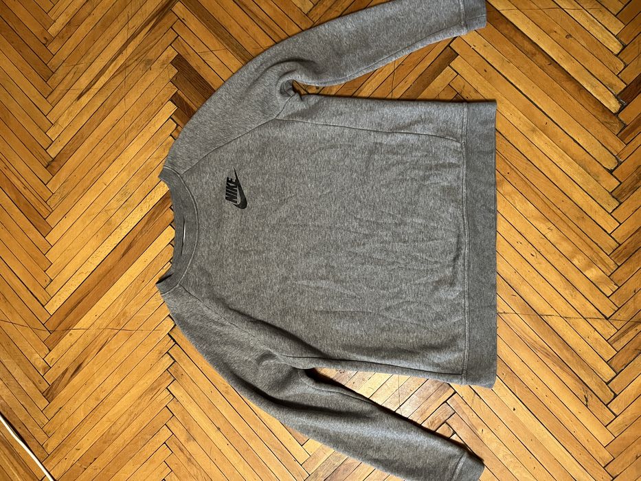 Кофта Nike.