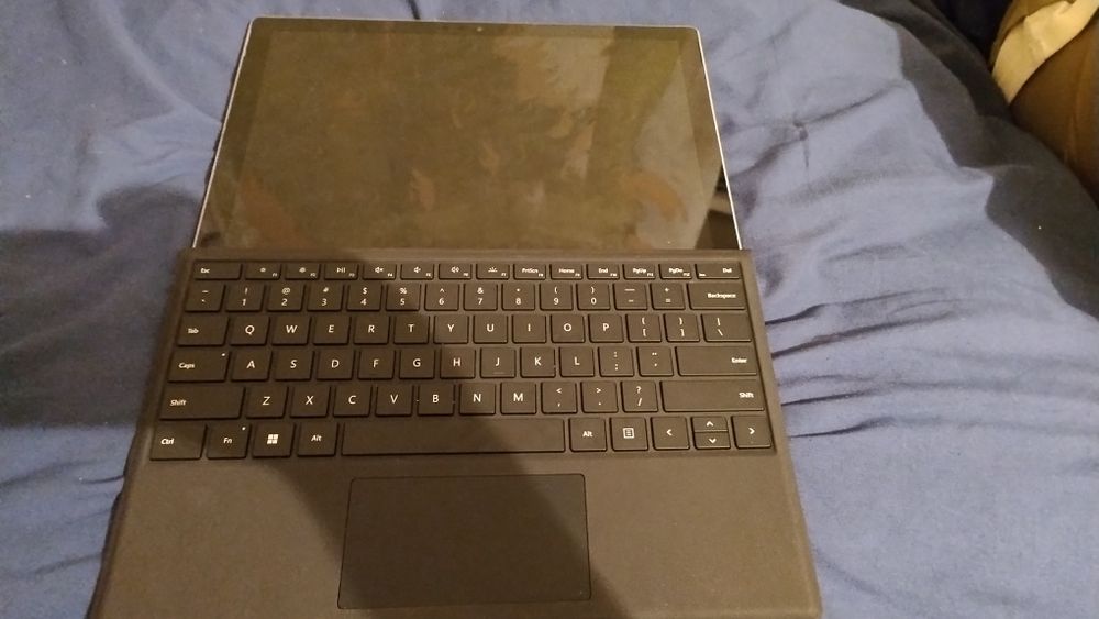 Microsoft surface 7 15 10th gen 8gb ram 256 gb