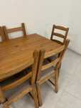 Mesa de sala com cadeiras