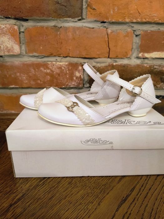 Buty komunijne dziewczęce rozm. 32