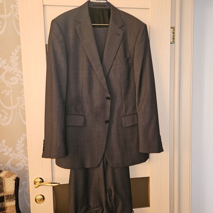 Костюм чоловічій в ідеальному стані