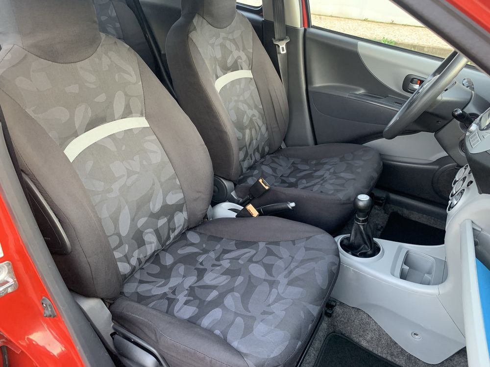 49 mil km * Suzuki 1.0 * 67 cv * 4 Pneus Novos * Histórico de Revisões
