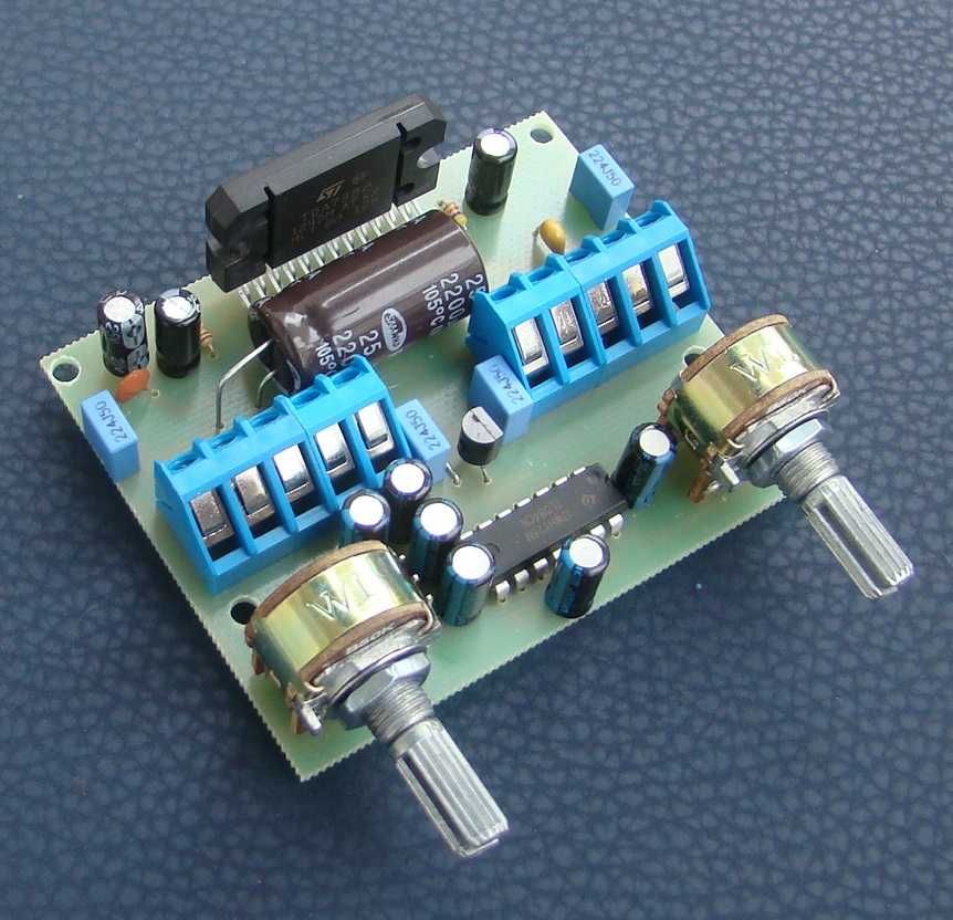 Підсилювач звуку 4 х 40 Вт на TDA7388 з регуляторами гучності