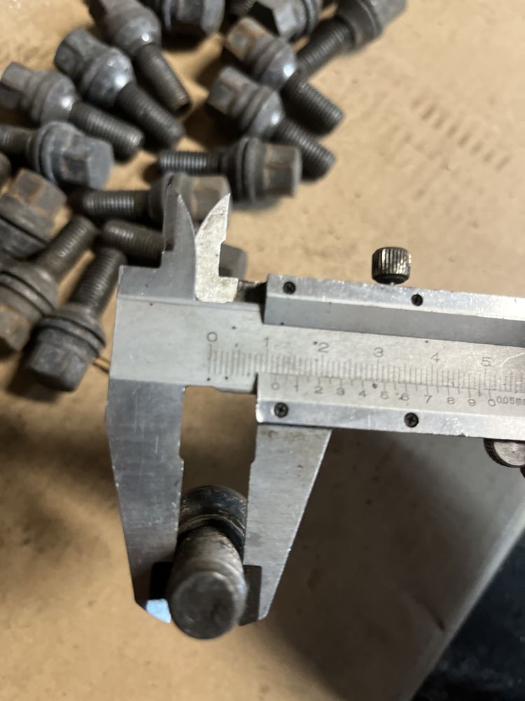 Sruby do kół RENAULT SCENIC 3 III felgi aluminiowe STALOWE
