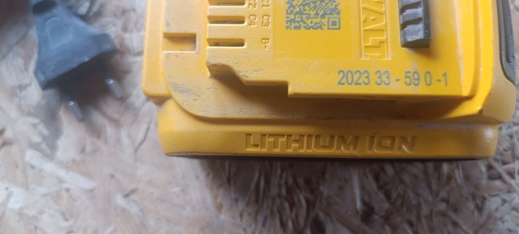 Szlifierka DeWalt dcg 405p1