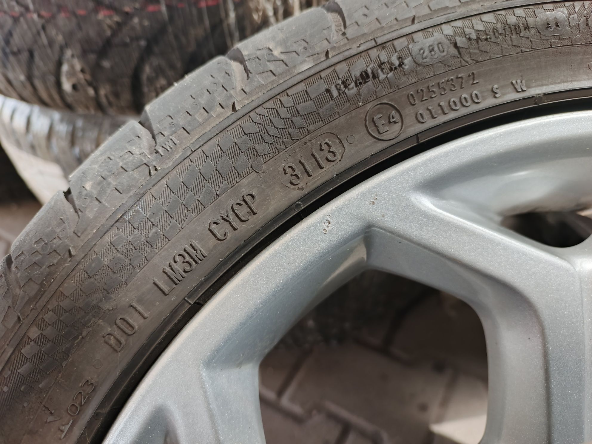 Felgi aluminiowe letnie oryginał Ford 4x108 Continental 205/45/17