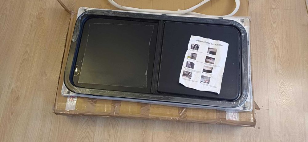 Okno przesówne w ramie z roletą i moskitierą 90/45 przyczepa kamper