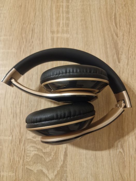 Bezprzewodowe słuchawki nauszne Bluetooth