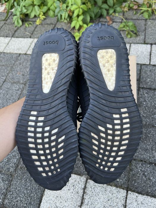 Adidas Yeezy Boost 350 V2 Red Stripe sneakersy buty czarne 45 1/3