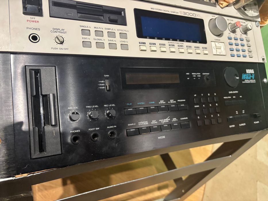 sampler 12 bit  KORG DSM 1986