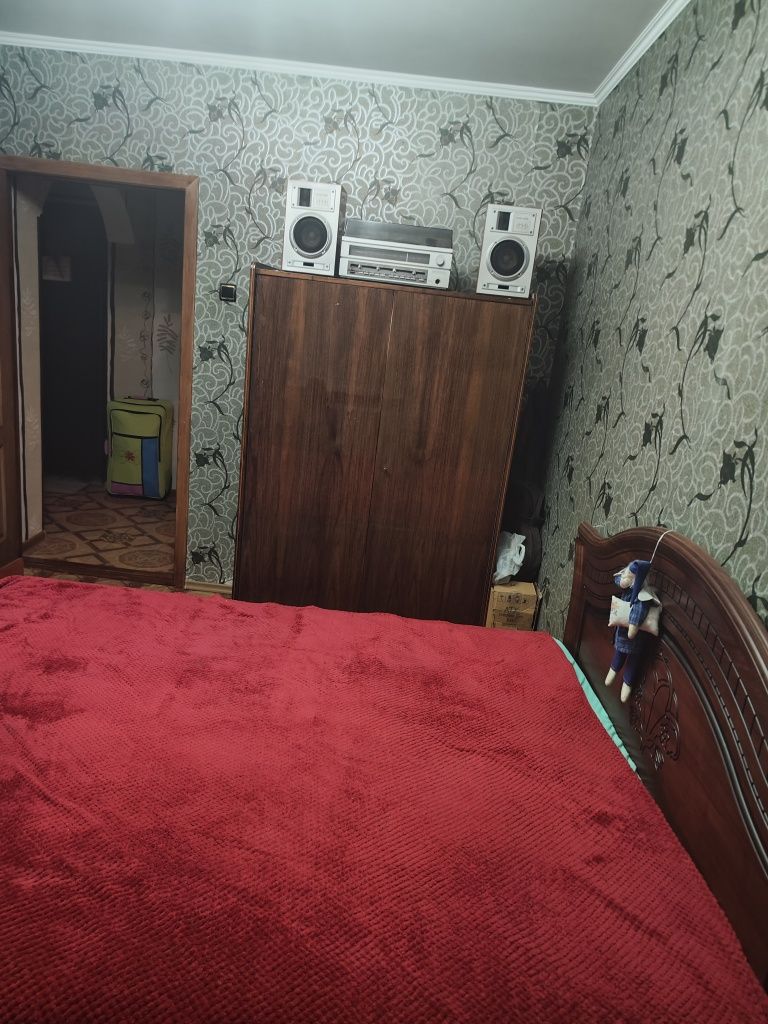 Продаю 2к/кв Соляные Гвардейская 8/9 кирп 54/31/9, мебель,27000