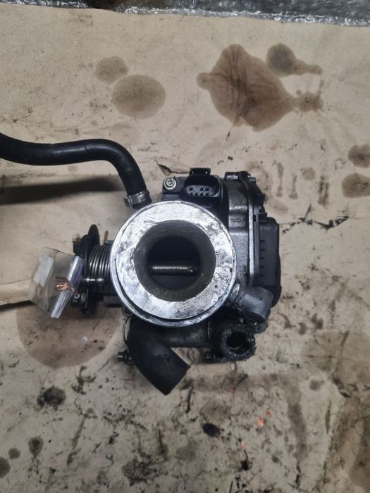 Дросельна заслінка Audi A4 B5 Vw Passat b5 Ауді а4 б5 пасат б5