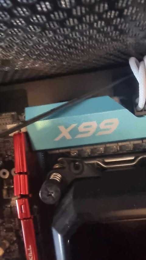 Płyta główna ASRock z procesorem i pamięcią ram
