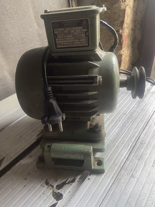 Silnik mozna podlaczyc na 320v ale tez na 230v obecnie 230v