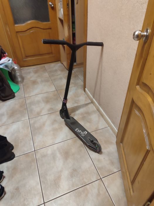 Трюковий самокат