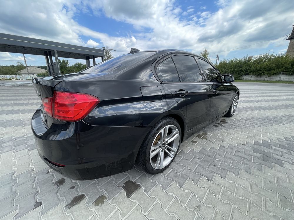 Терміново Bmw 328i x-drive f30