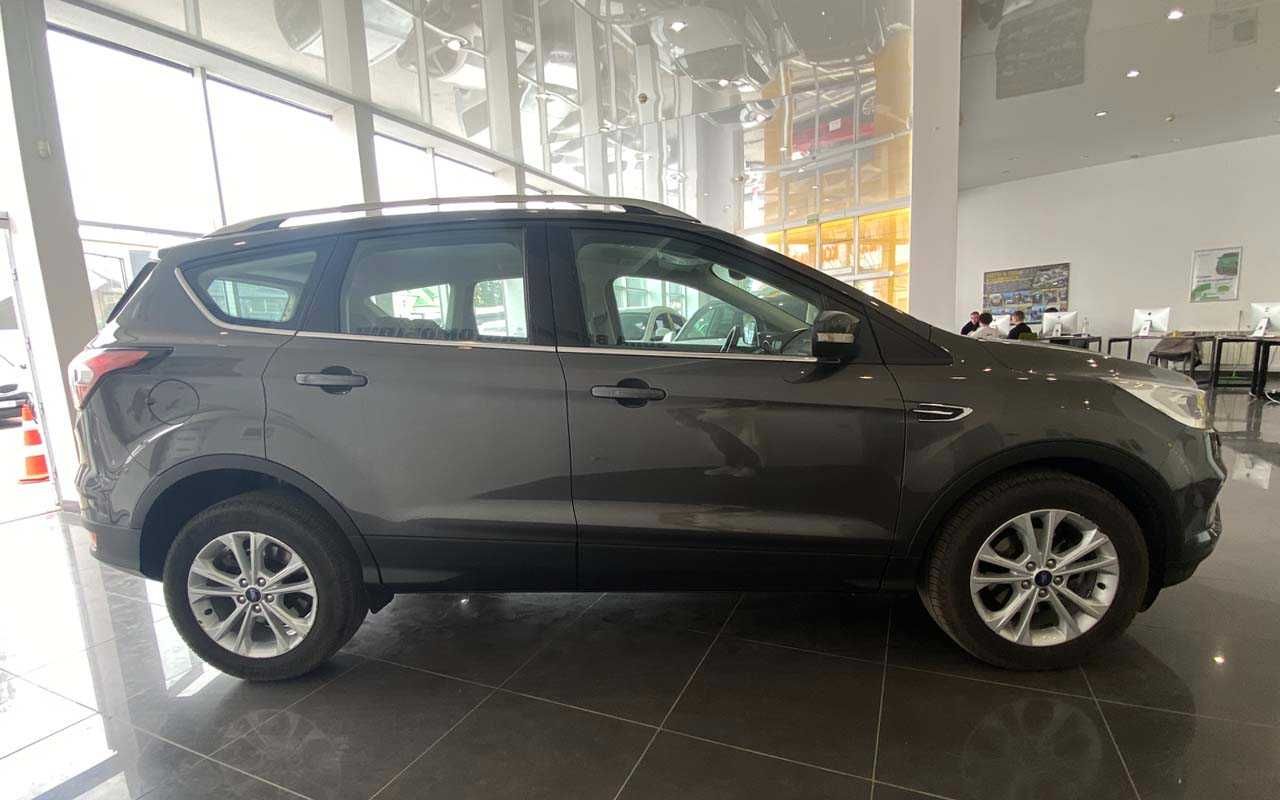 Ford Kuga 2019 року